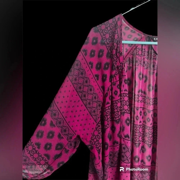 Express Size Medium Women’s Bright Pink and Black See Through Shawl Coverup - Picture 3 of 6